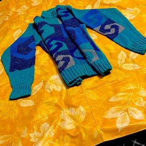 Large man sweater. Color purple,gray/and green